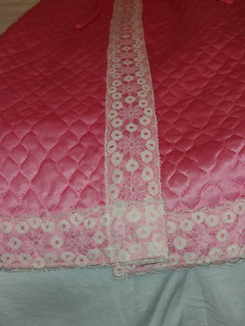 Vintage 70's Komar Pink Quilted Robe union made size 14-16 (item A17)